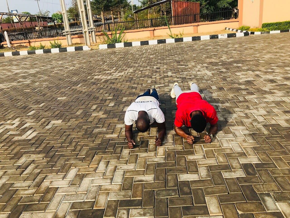 A push-up training session — disiplina ditore në veprim